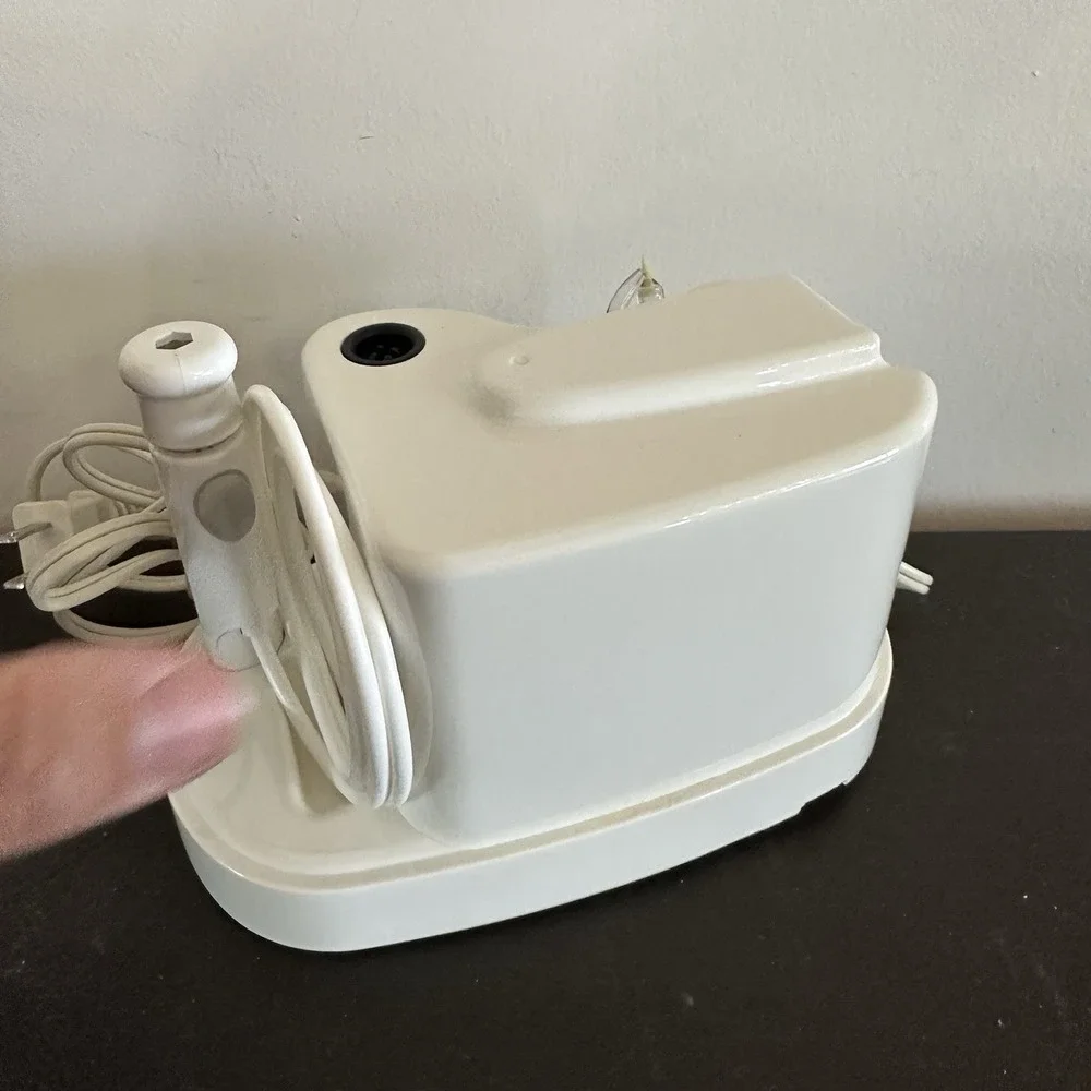 Waterpik Personal Oral Cleaning System Oral Irrigator WP-60W Vintage Teeth Floss